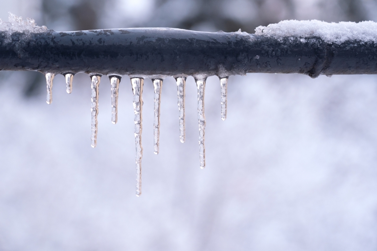 Breaking the Ice: How to Handle Frozen Pipes  